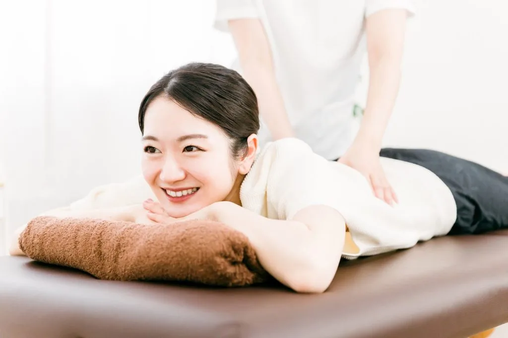 施術を受ける女性