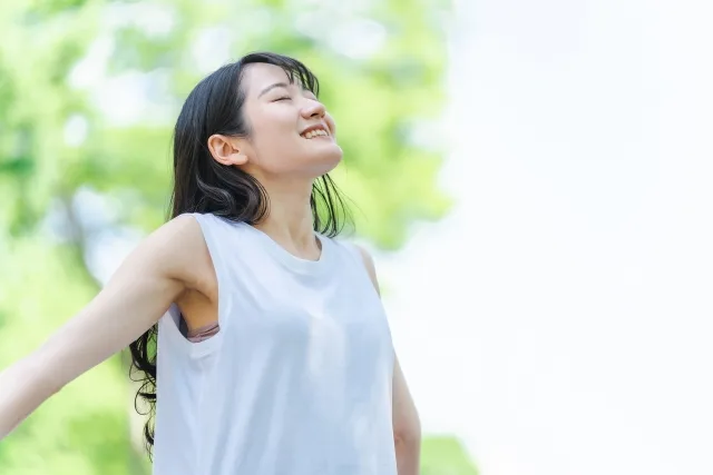 リラックスしてる女性